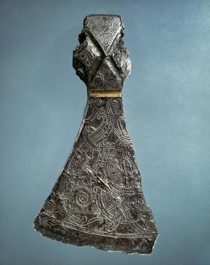 Viking axe from Mammen The grave from Mammen
