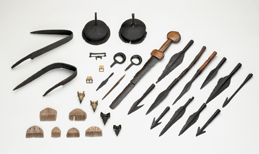 A large amount of weapons and personal equipment from an army was sacrificed in Vimose in the decades around 150 AD. Here is a selection of combs, spurs, belt buckles, sword, shield bosses, arrowheads, lances and spears. The offerings in Vimose